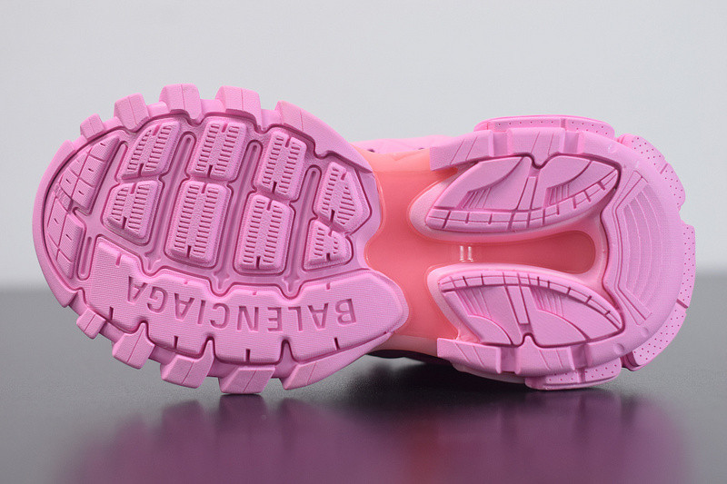 bc track sneaker