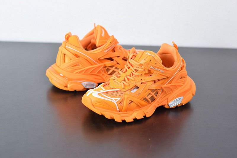 bc track sneaker