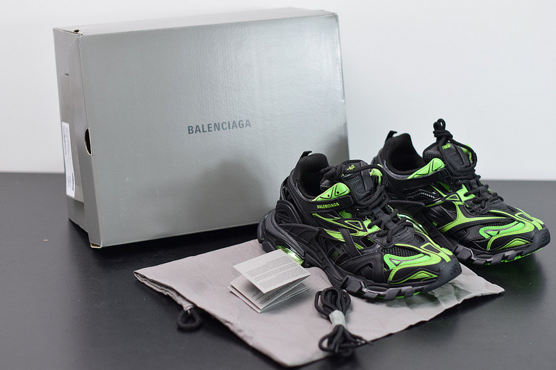 bc track sneaker