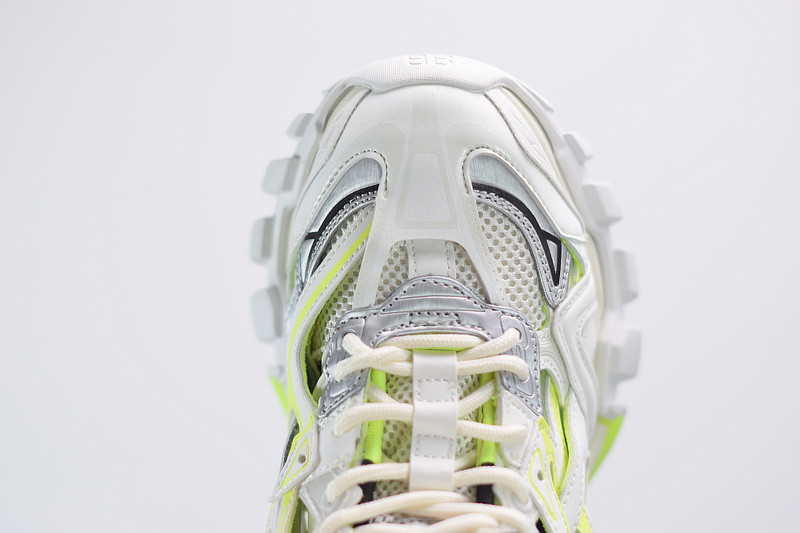 bc track sneaker