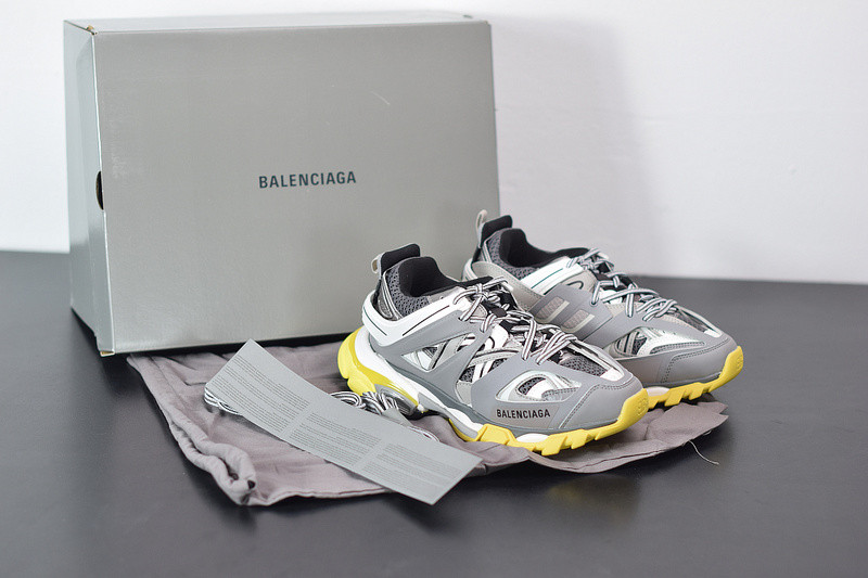 bc track sneaker