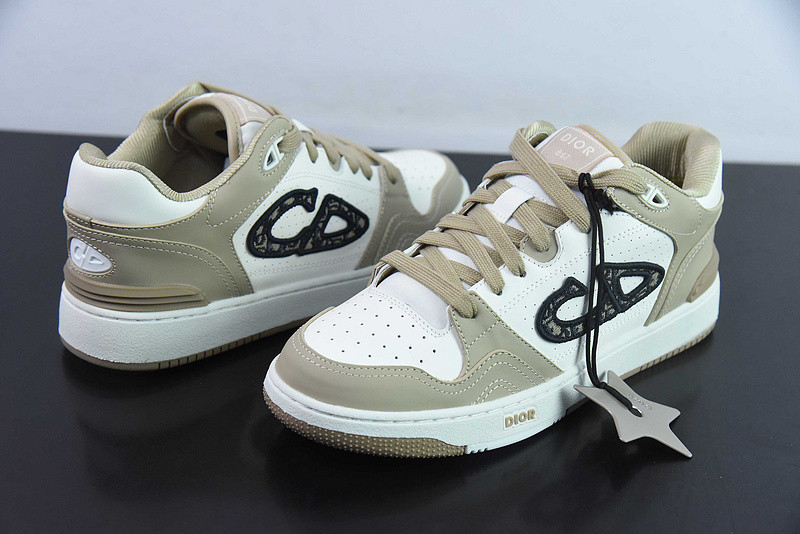 dio* sneaker