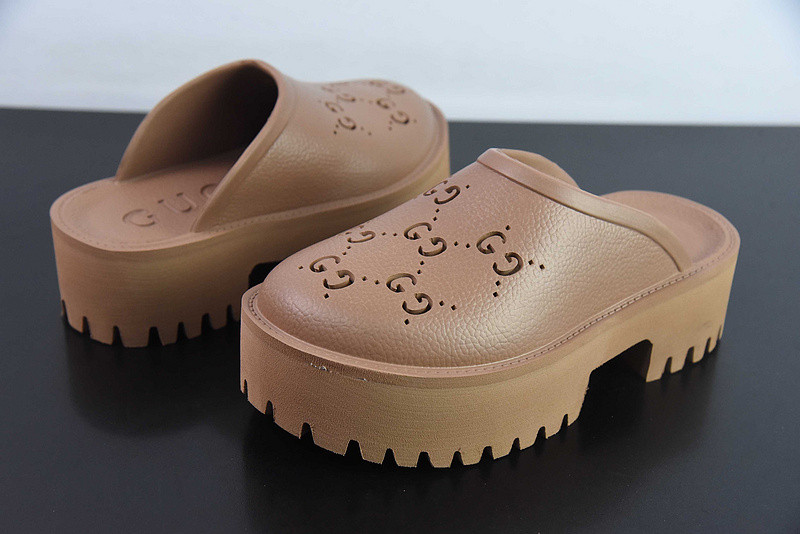 G*u*i sandals high