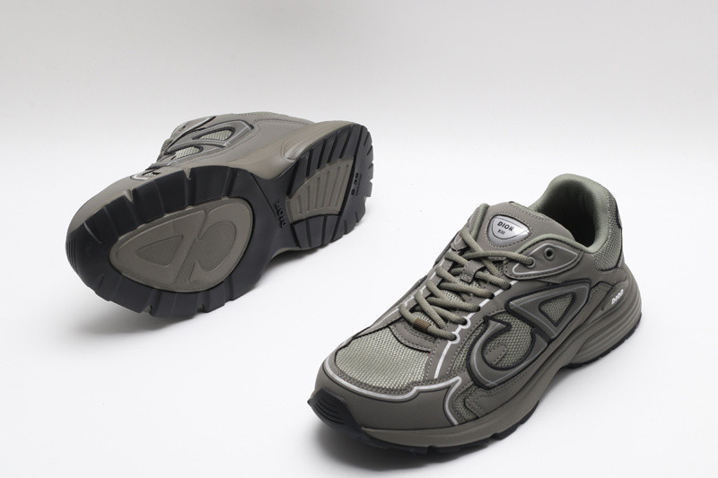 dio* sneaker