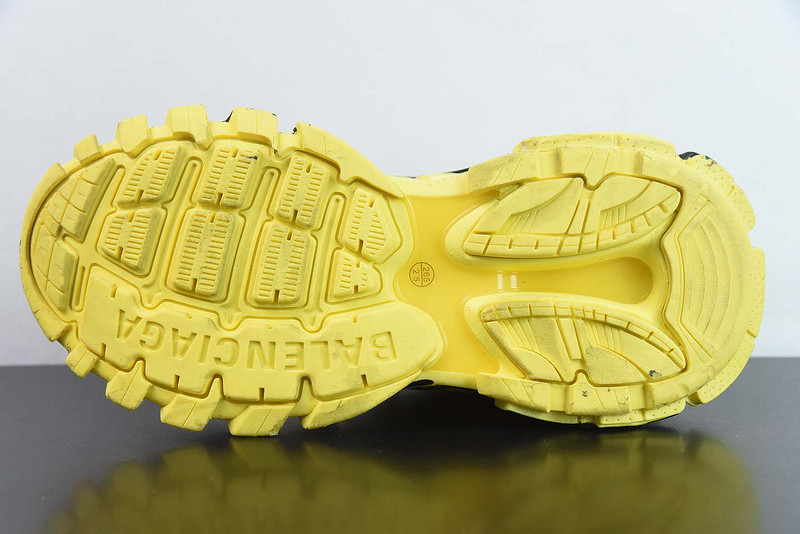 bc track sneaker