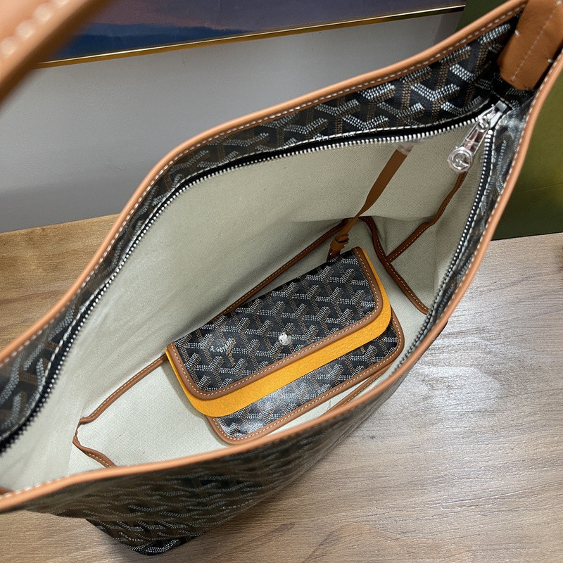 GOYARD PURSE