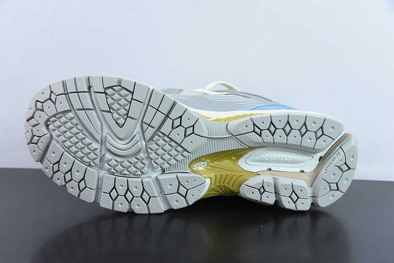 new balance sneaker