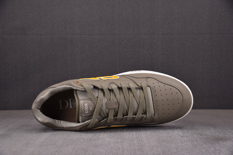 dio* sneaker