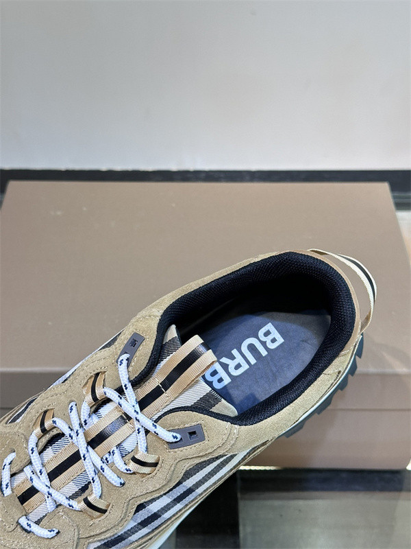 B**rry sneaker