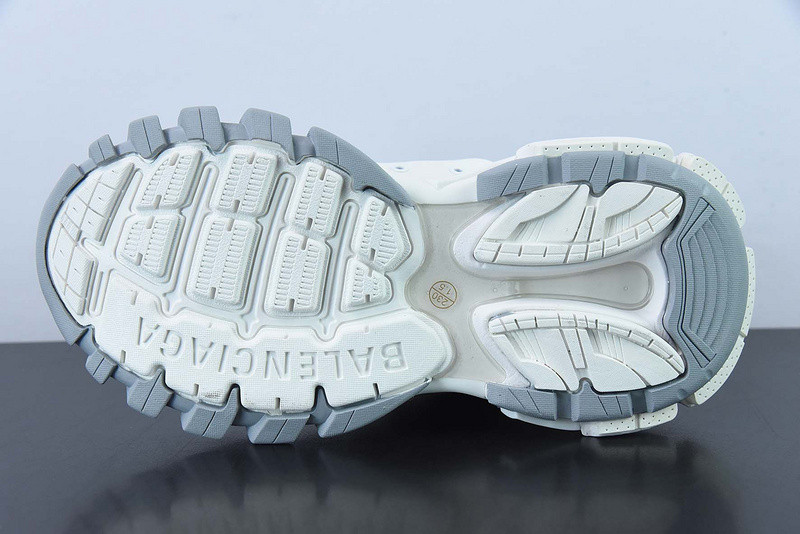 bc track sneaker