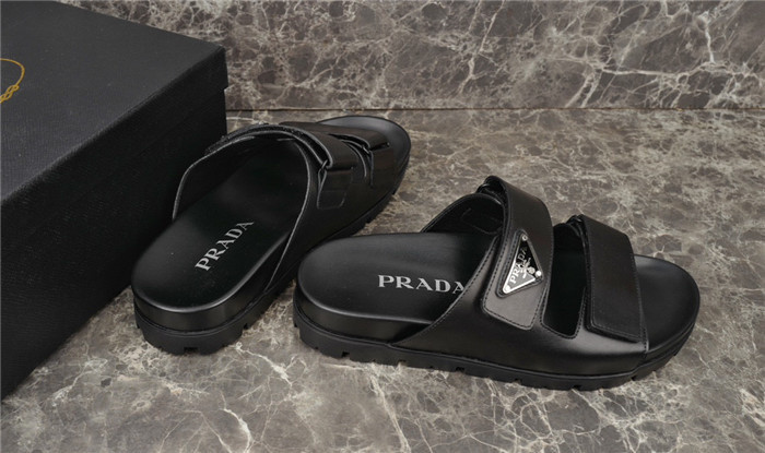 pra*a sandals