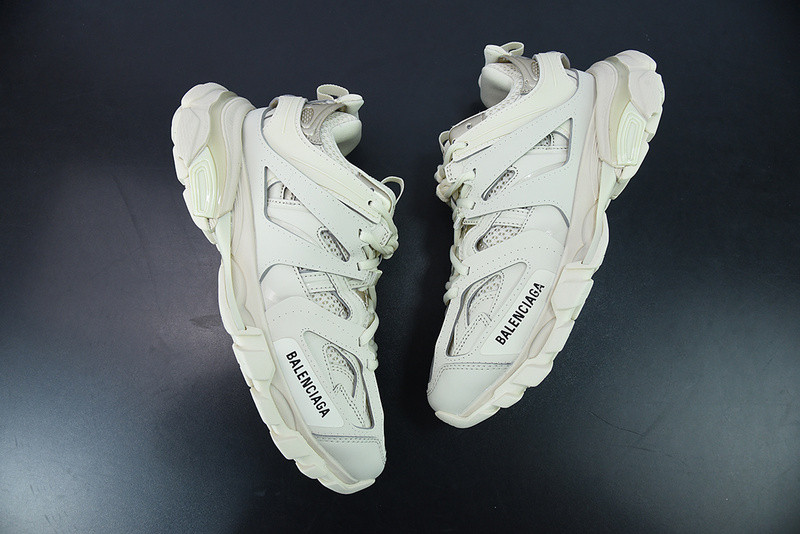 bc track sneaker