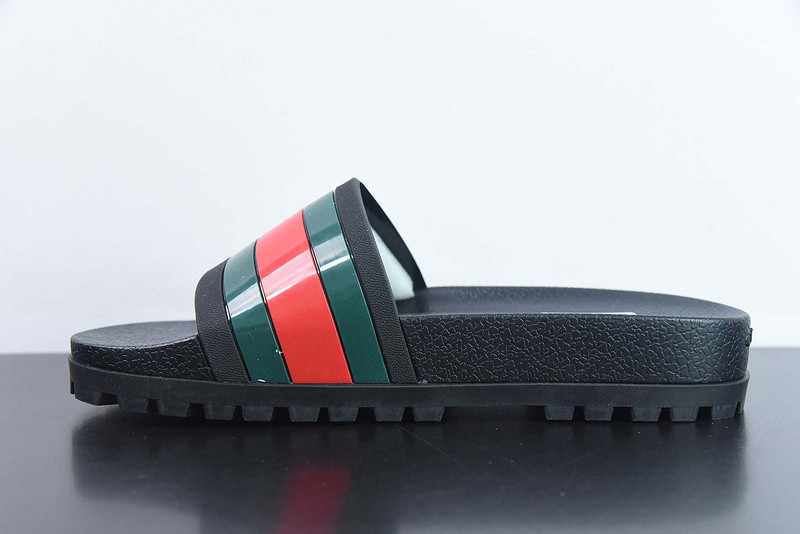 g*u*i sandals