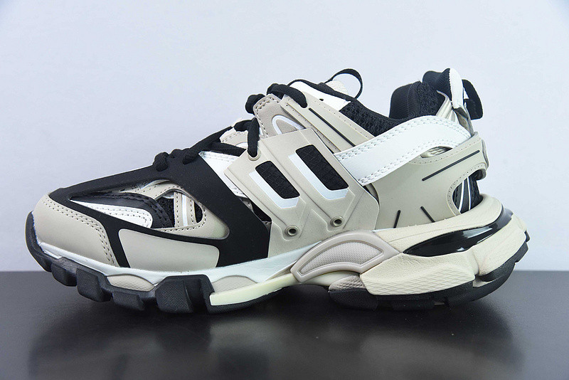 bc track sneaker