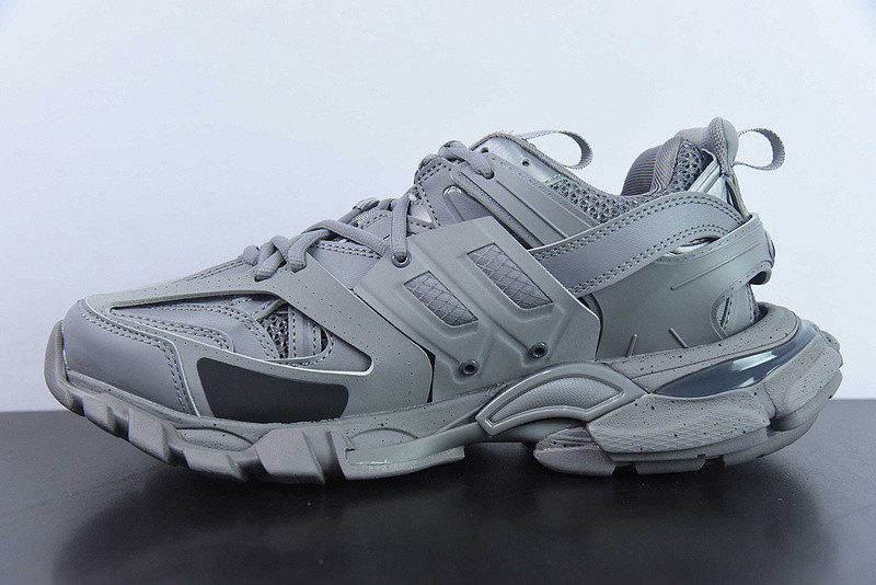 bc track sneaker