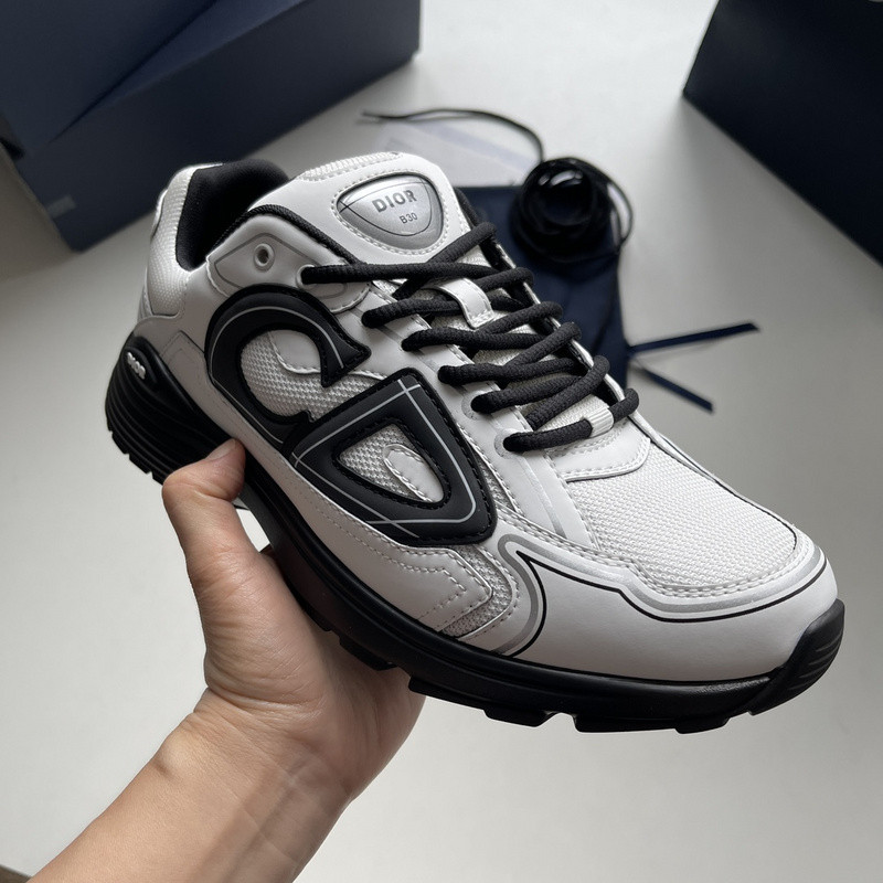 dio* sneaker