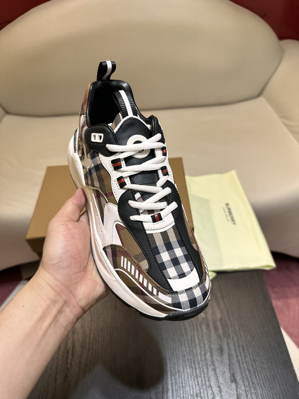 B**rry sneaker