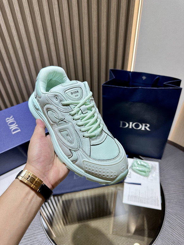 dio* sneaker