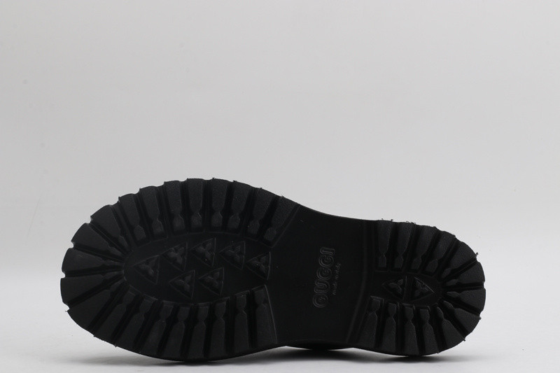 g*u*i sandals low