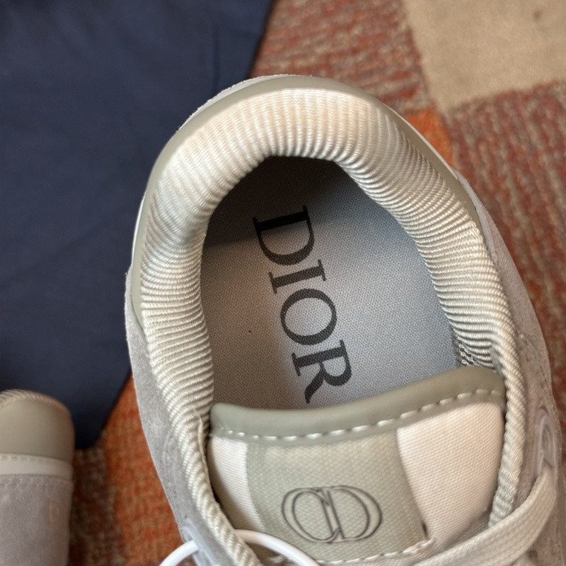 DIO* SNEAKER