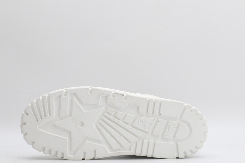 dio* sneaker