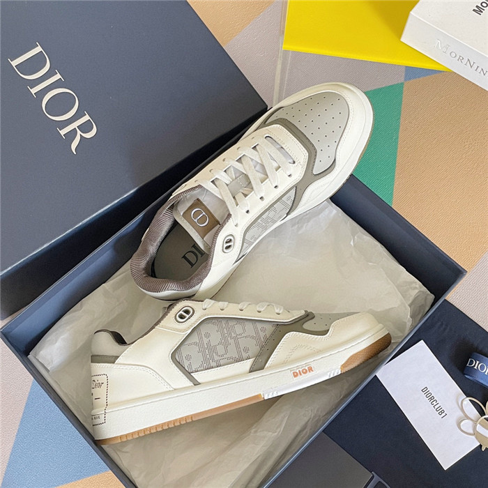 dio* sneaker