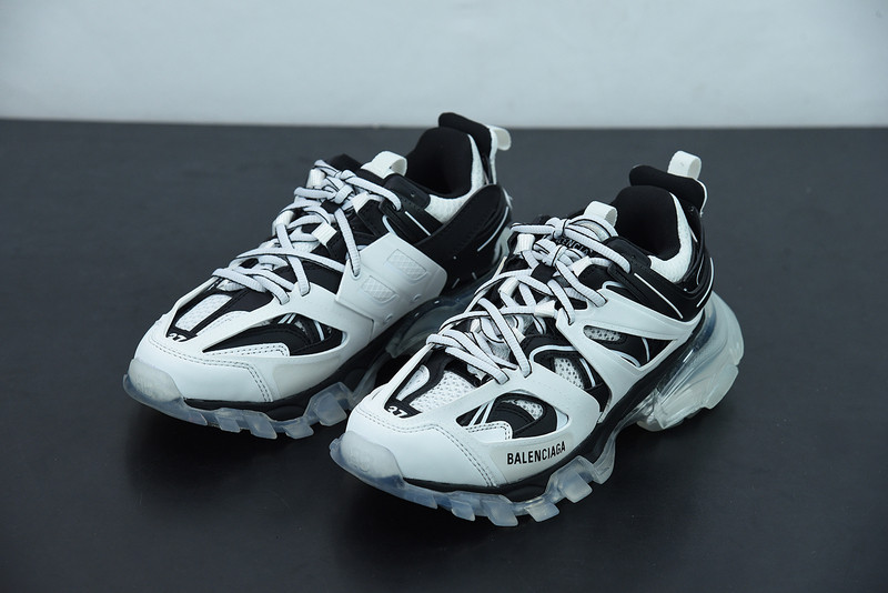 bc track sneaker