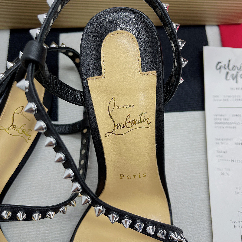 chian louin heel
