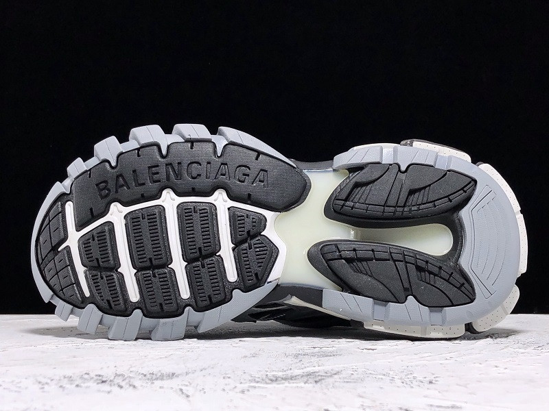bc track sneaker