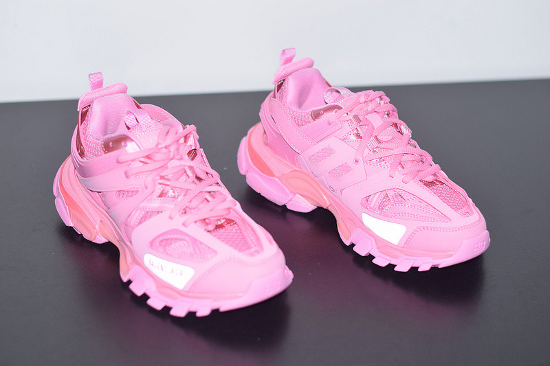 bc track sneaker