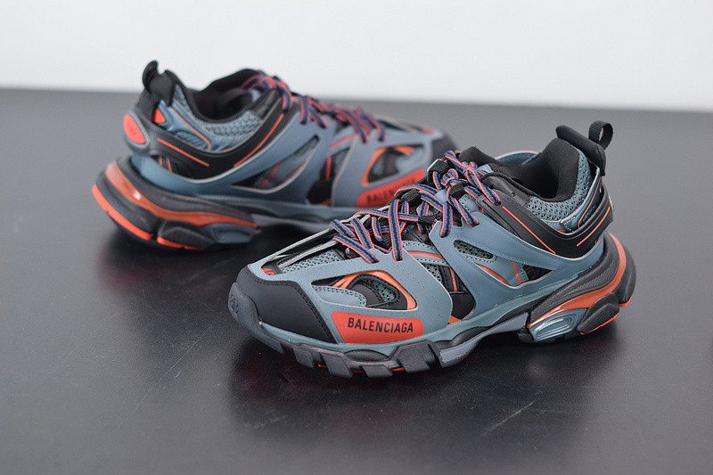 bc track sneaker