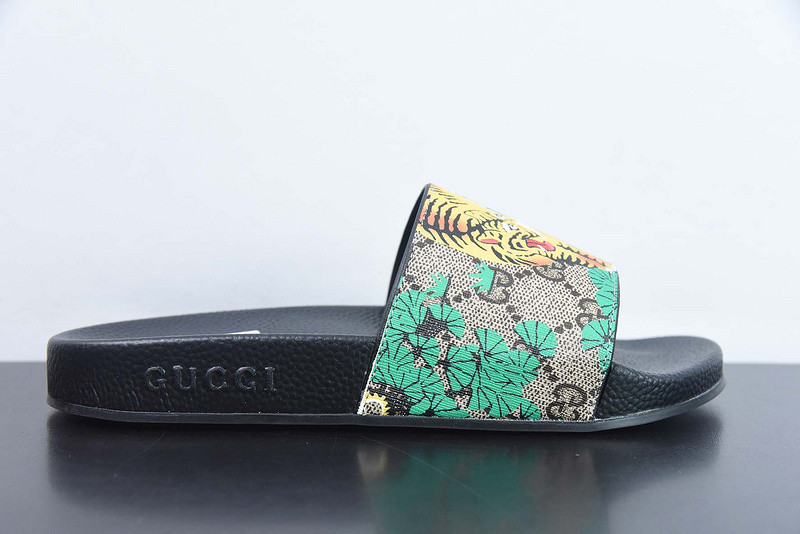 g*u*i sandals