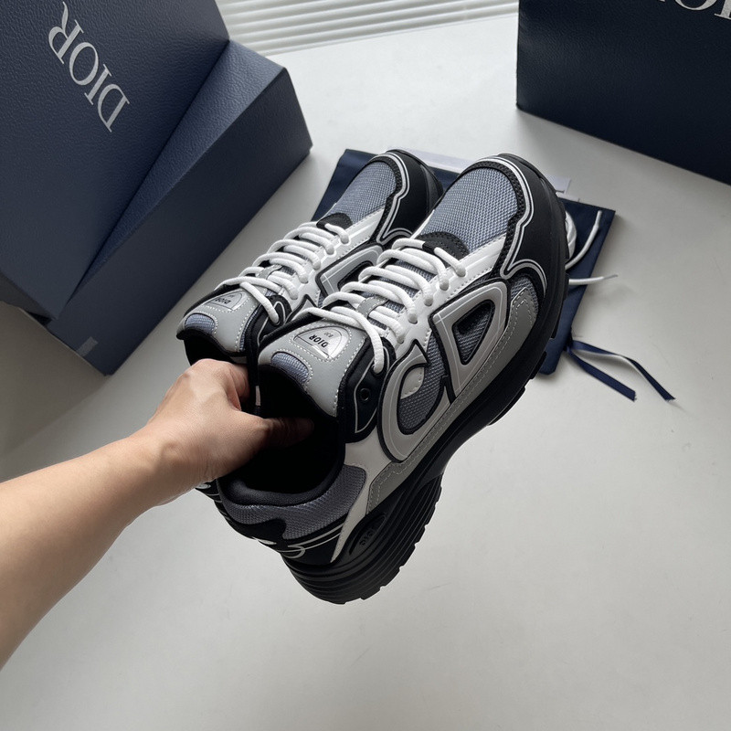 dio* sneaker