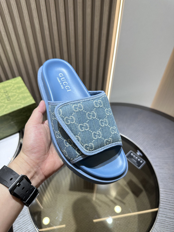 g*u*i sandals