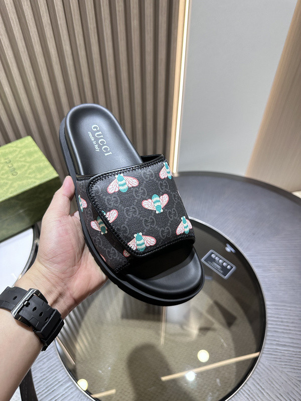g*u*i sandals