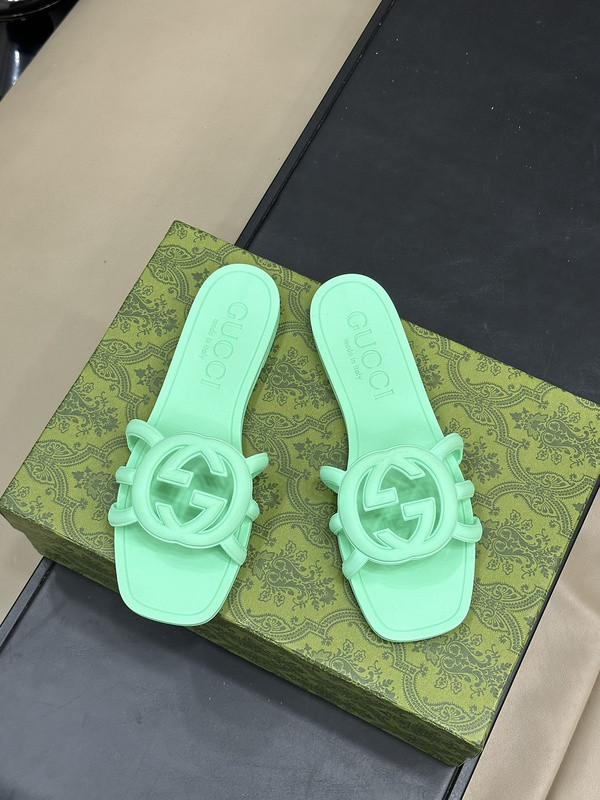 g*u*i sandals