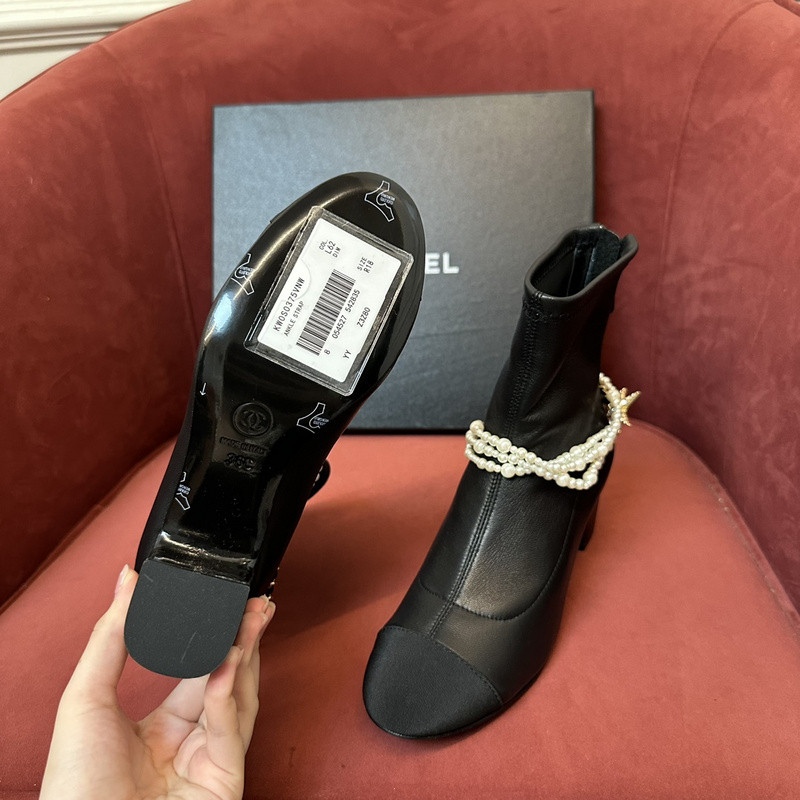 Ch*el sneaker