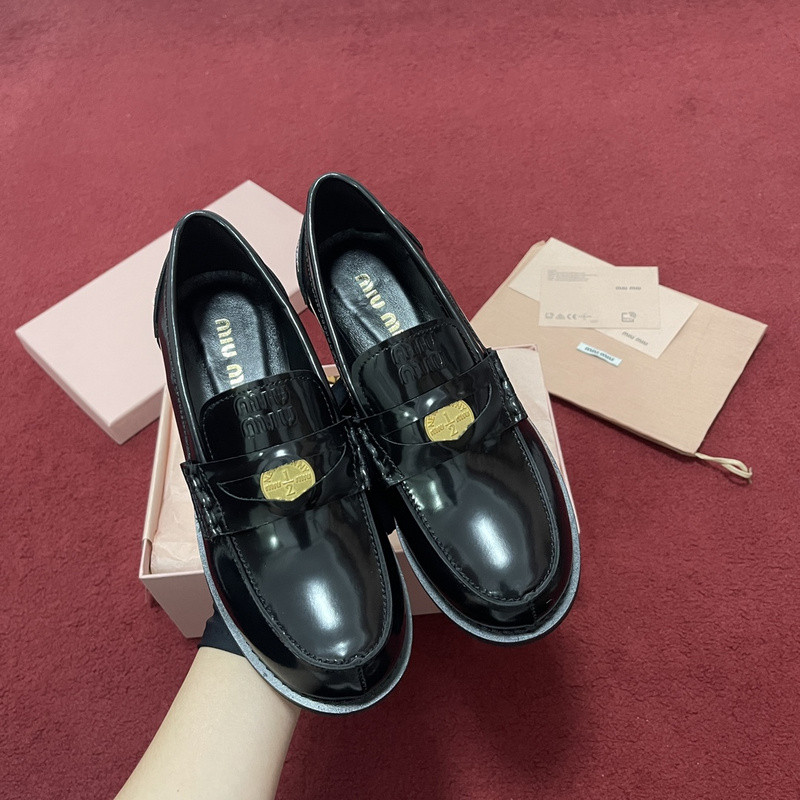 mIUMIU SNEAKER