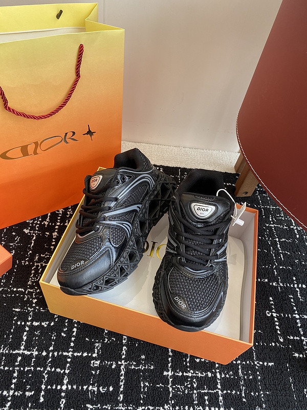 DIO* SNEAKER