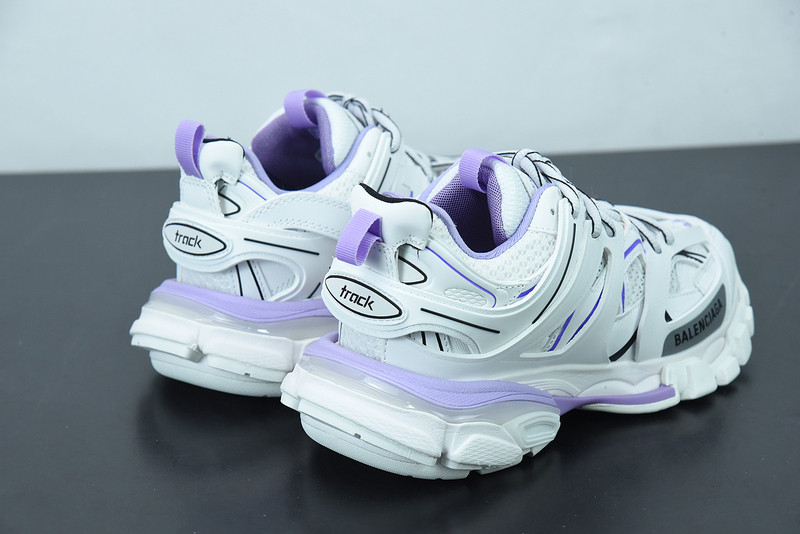 bc track sneaker