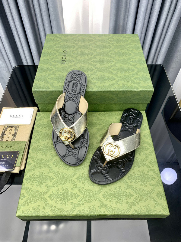 g*u*i sandals