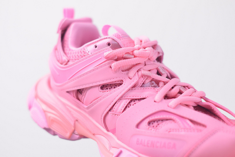 bc track sneaker