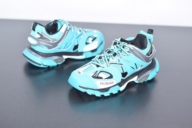 bc track sneaker