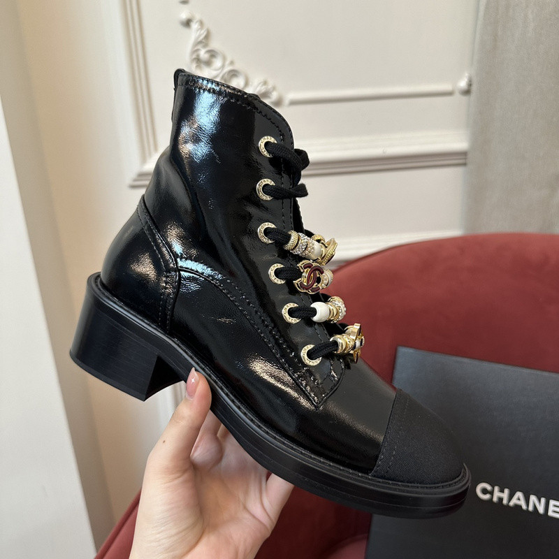 Ch*el sneaker