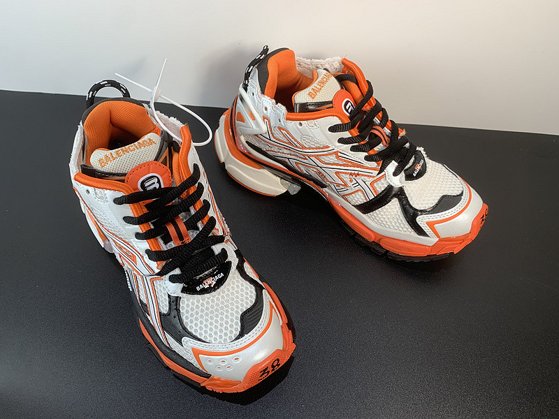 Ba*len*cia*ga runner sneaker