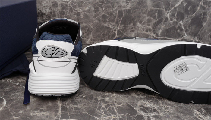 dio* sneaker