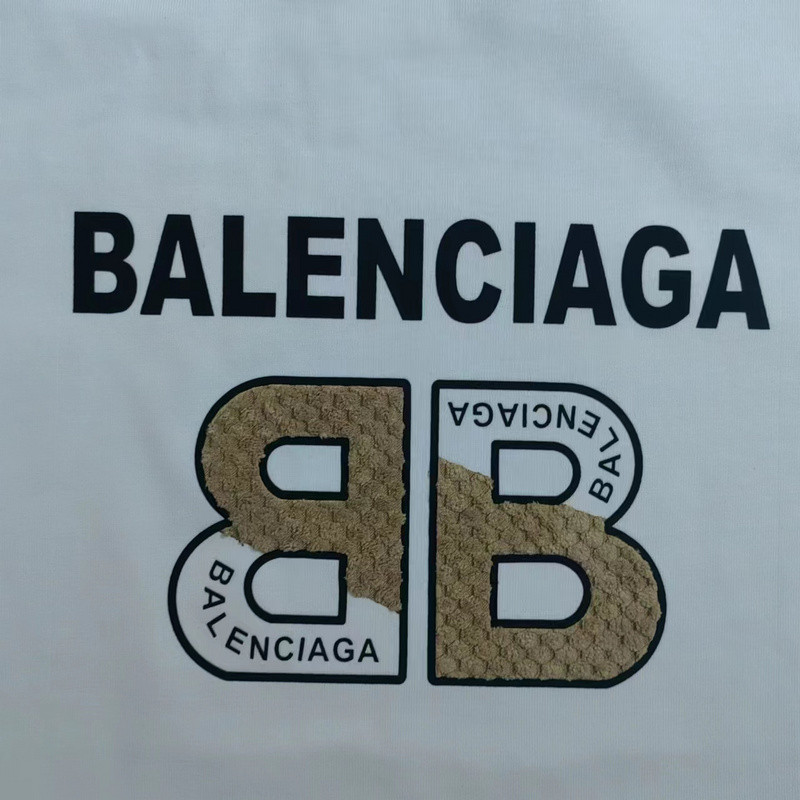 Ba*len*cia*ga clothes
