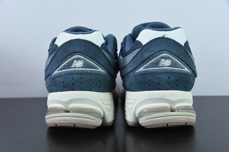 new balance sneaker