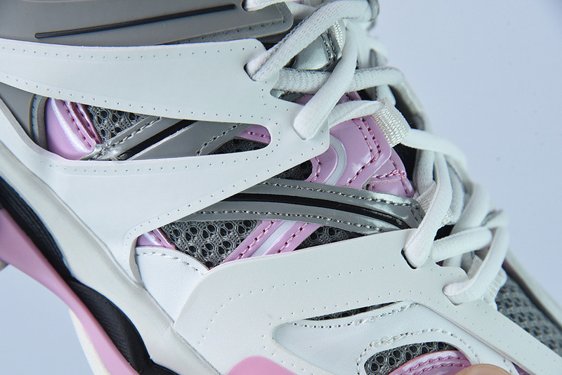 bc track sneaker