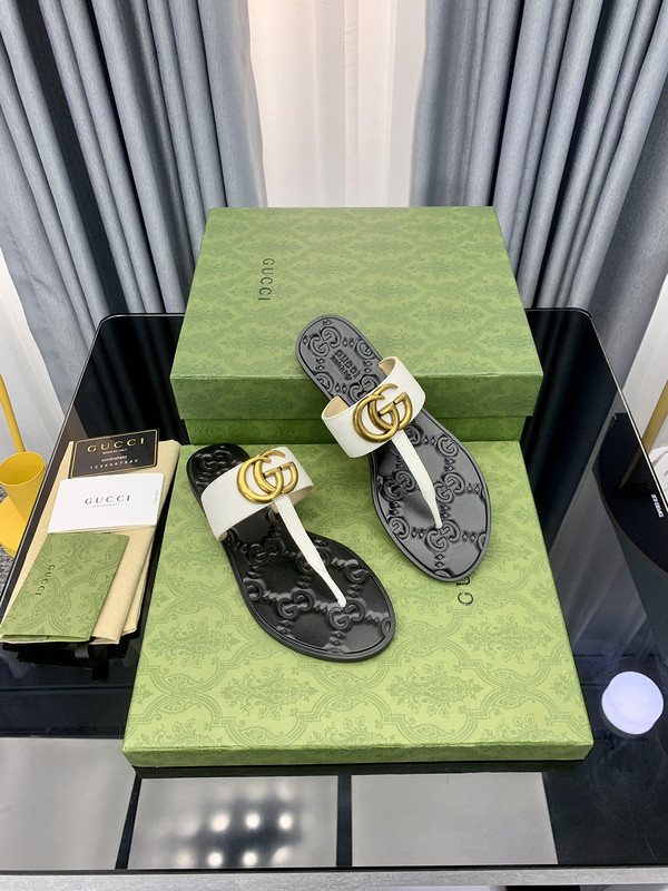 g*u*i sandals